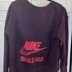 Women’s size large Nike track and field crewneck sweatshirt great condition