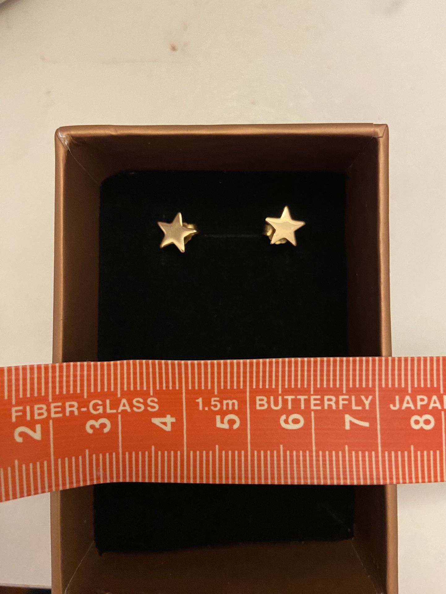 Fantastic star shape 18k gold material earrings jewelry New/never used Material: 18k gold Other 18k gold earrings and jewelry are also available. Mess