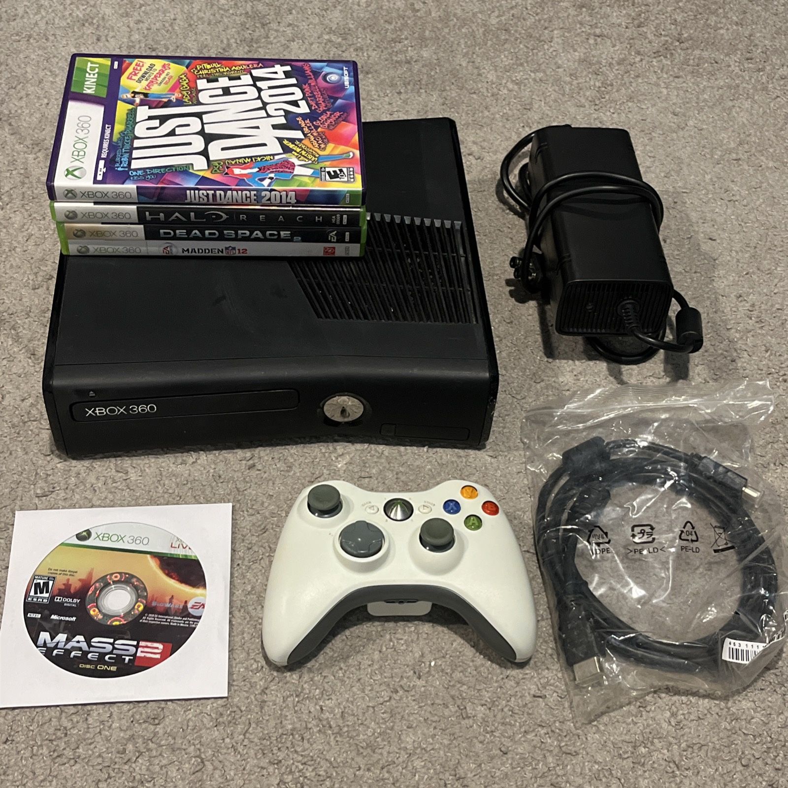 Xbox 360 Slim S Console 1439 Black No Hard Drive w/ Cords Controller 5 Games
