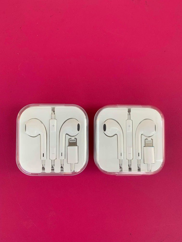 2 Brand New Apple IPhone Headphones for IPhone 7, 8, 9, 10, 11, 12, 13 and Newer