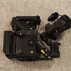 
DJI Ronin 4D Cinema Camera 8K Combo Kit