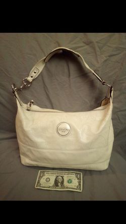 Coach leather shoulder bag- No E1173-F17421