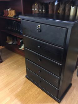 Dresser delivery size