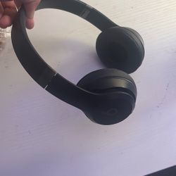 black beats solo 4/including beat case