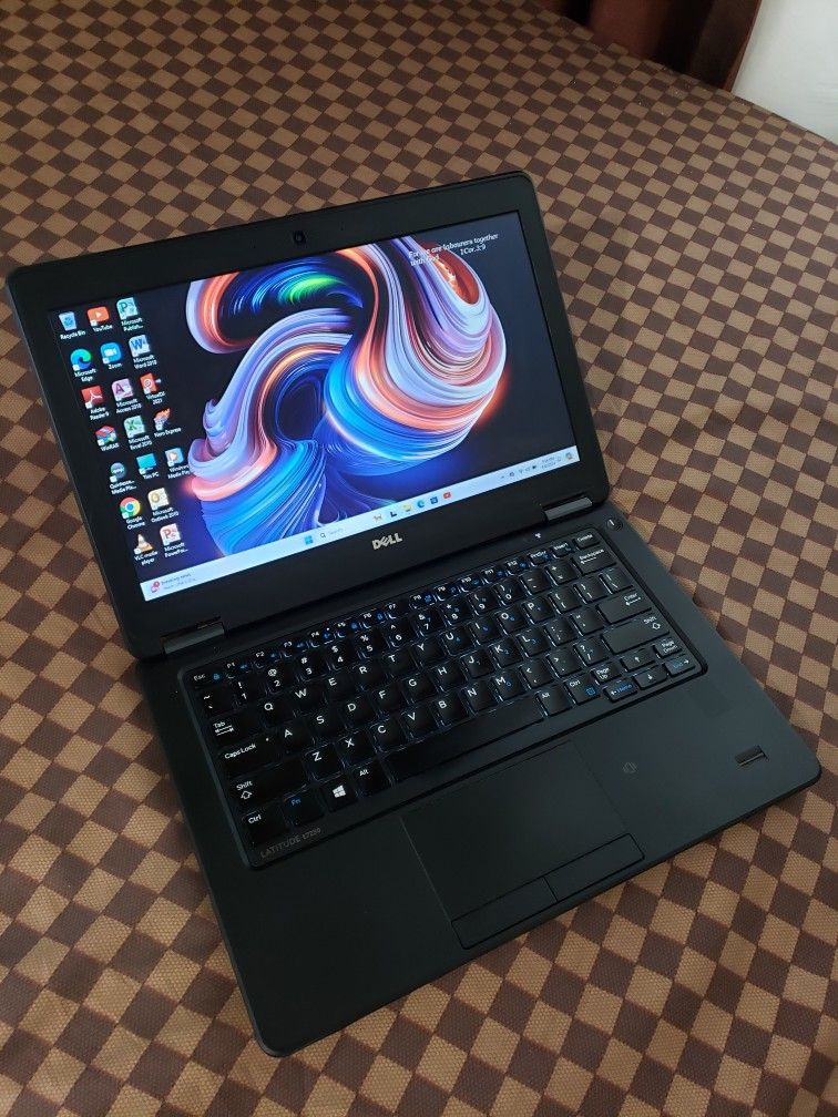 12.5"inch Core i5 Dell Laptop, 128GB SSD, 6GB RAM, Backlit Keyboard, Fingerprint, HDMI And a WebCam. Latest Windows 11 Installed.