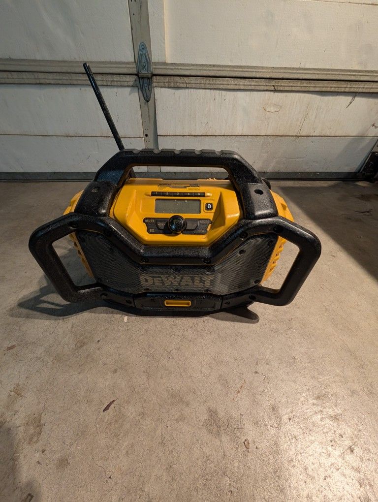 DeWalt Radio With Battery