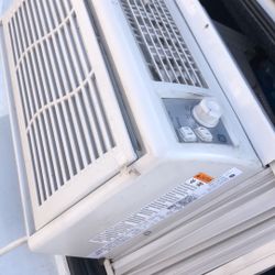GE Ac Works Like New 5100 BTU 