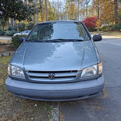 2000 Toyota Sienna