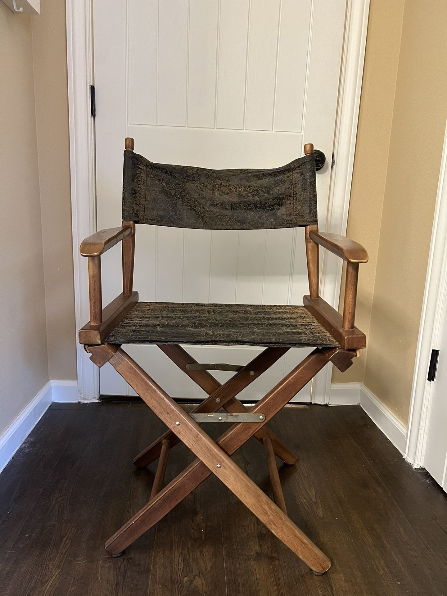 Vintage Director’s Chair - Foldable For Storage! 