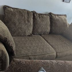 BEAUTIFUL Like NEW Brown DECORATIVE COUCH W PILLOWS MAKE OFFER