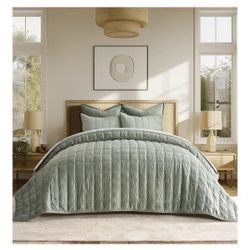 3 Pieces Luxurious Velvet Quilt Queen Size