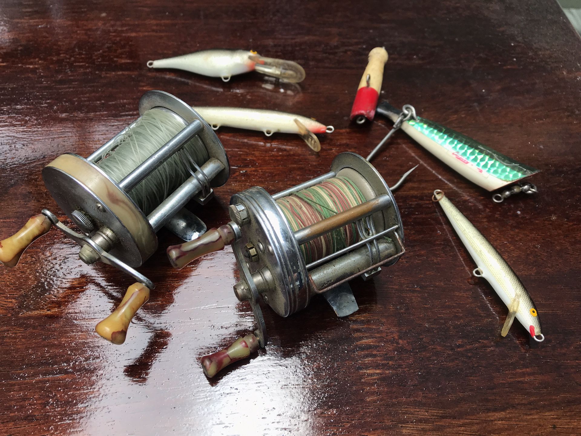 Vintage Fishing Lures & Reels 1958 Shakespeare Triumph & South Bend No. 400 model c anti- backlash