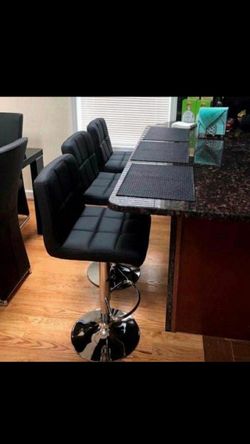 2 bar stools/ chairs