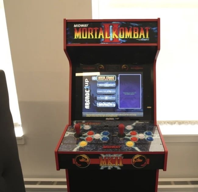 Mortal Kombat Arcade Machine 