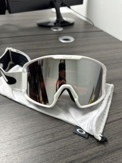 Oakley Line Miner Matte White & Snow Prizm Balck Iridium Lens - Jet Ski Winter Snow Snowboard Skiing