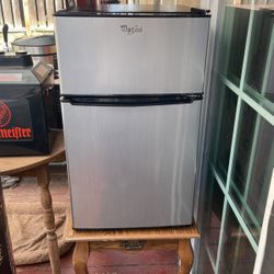 Whirlpool Mini Fridge