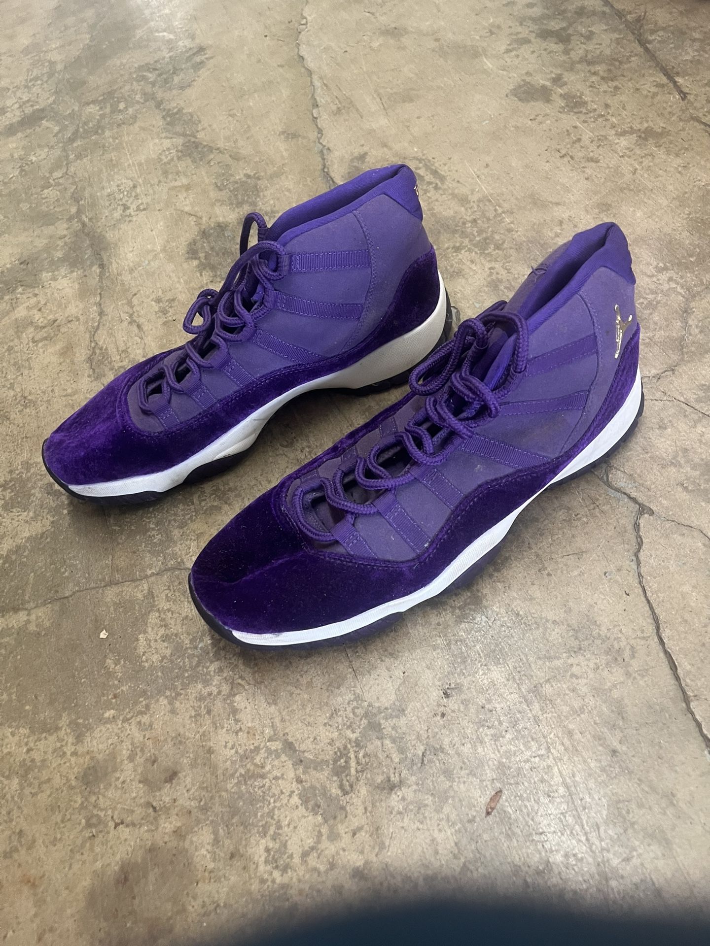 MEN'S Jordan 11 “Purple Rain” Size 13