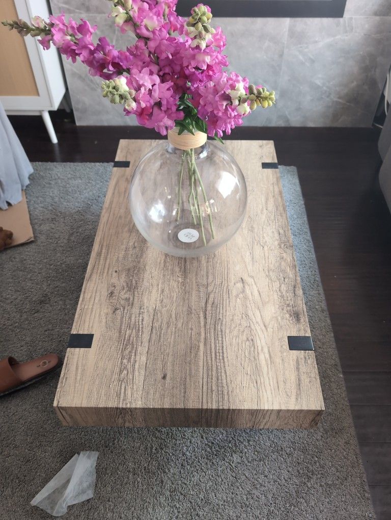 Stylish Faux Wood Coffee Table with Industrial Legs