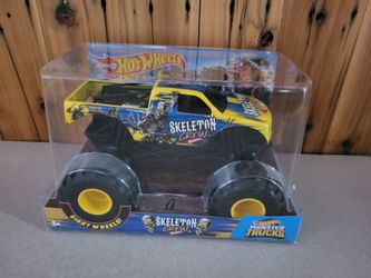 HotWheels Monster Jam SKELETON CREW