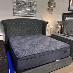 Stunning Bedroom set! $1399 🏠🚨✨ Easy financing!