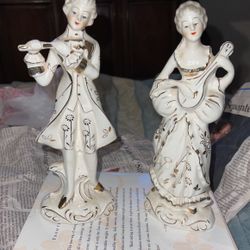 Vintage Colonial Figurines