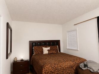 Queen bedroom set