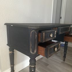 WOODEN DESK OR VANITY
