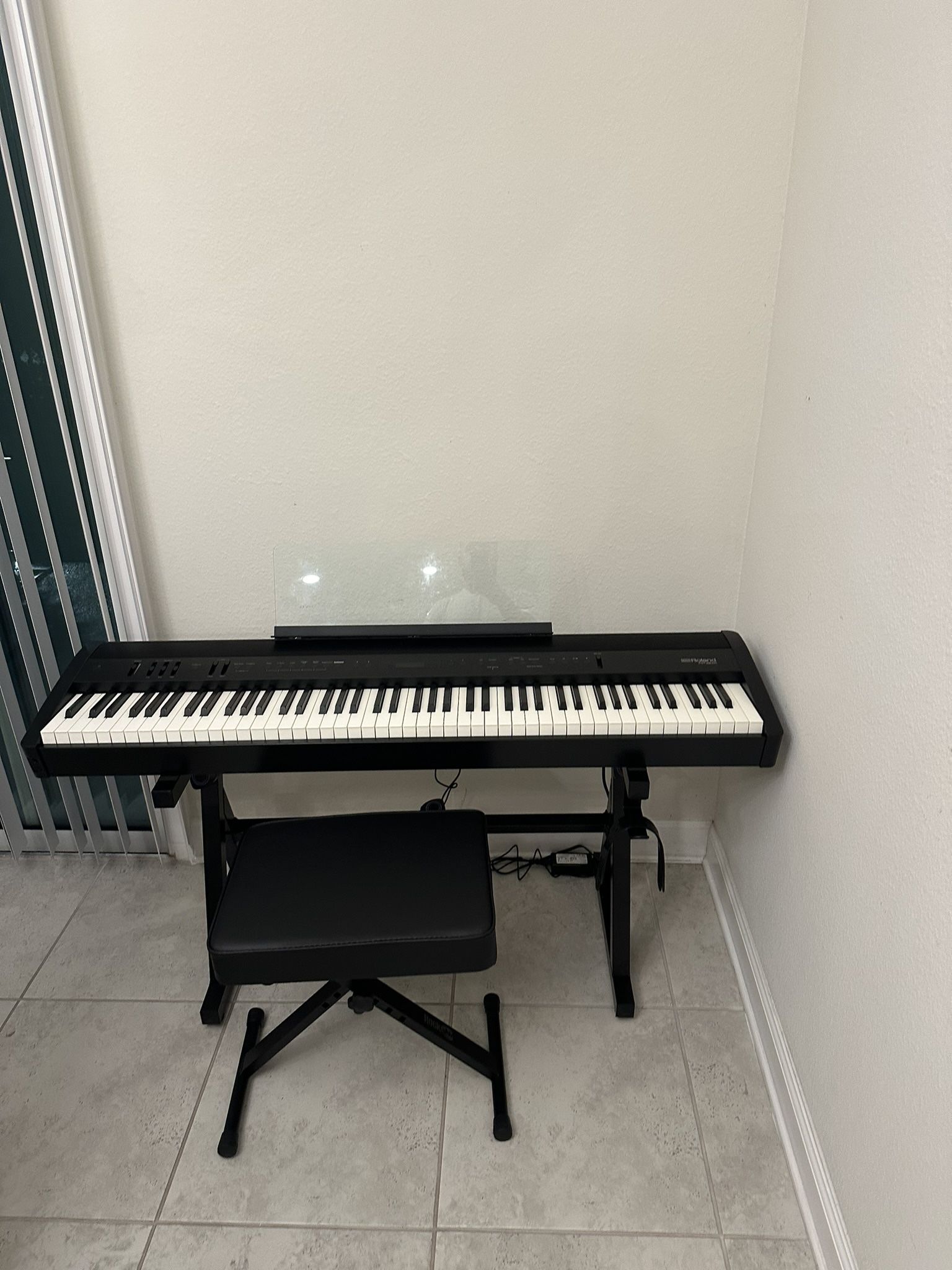 Brand New Electric Piano Roland FP-60X
