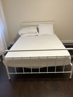 Full Size Metal Bed And Mattress