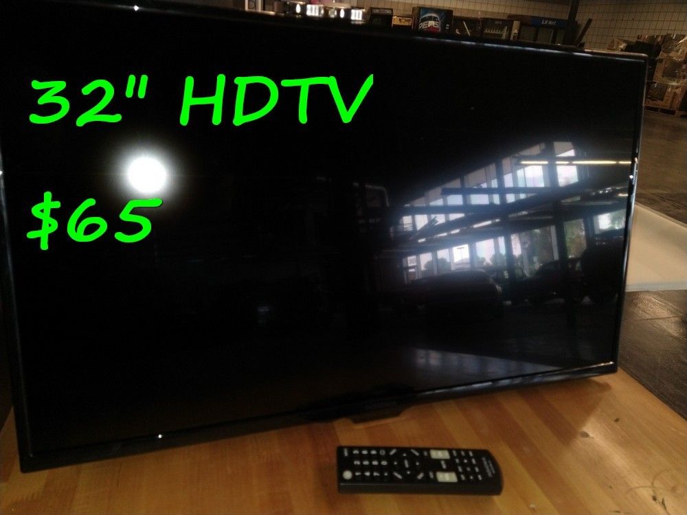 32" Insignia TV / monitor (barely used, like new!) LCD with Direct LED Backlight