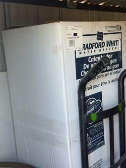 30 gallon Bradford white water heater