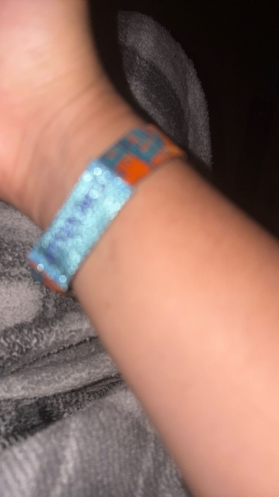 2 WRISTBANDS FOR SUNDAY