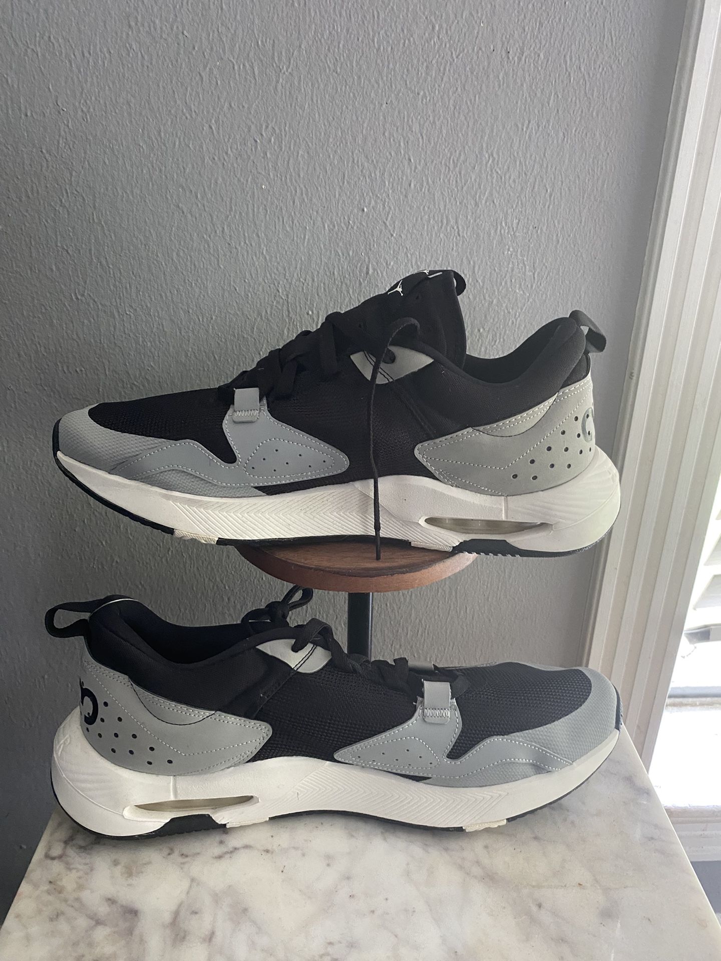 JORDAN AIR CADENCE