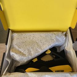 Air Jordan 4