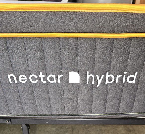 LIKE NEW! Nectar Premier Copper Split-King Hybrid Mattress - Delivery Available!