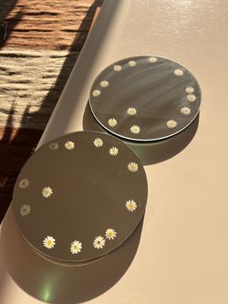 circle daisy mirrors