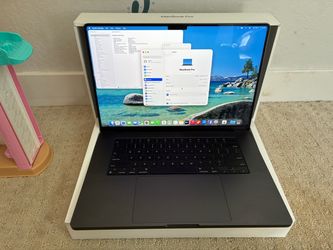 2023 16” MacBook Pro M3 Pro 18GB unified memory 512GB SSD - 49 cycles