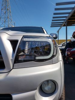 2005-2011 Toyota Tacoma headlights