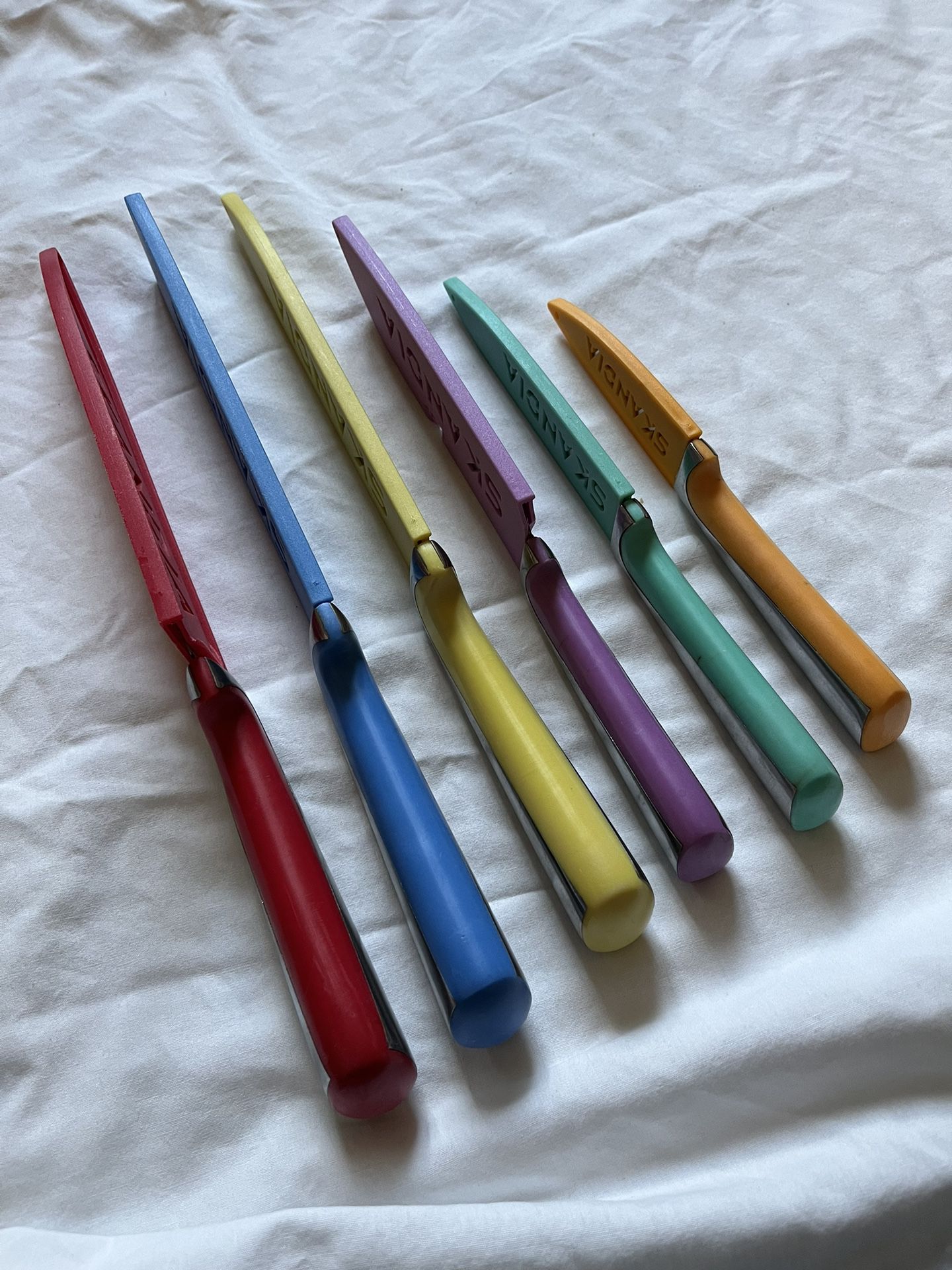 Tomodachi 6 Pc. Colorful Kitchen Knife Set with Matching Cases - Pre-Owned  for Sale in Brisbane, CA - OfferUp