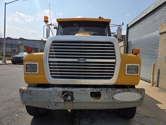 Ford L8000 water tank truck