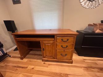 Solid Golden Oak Office/Computer Desk