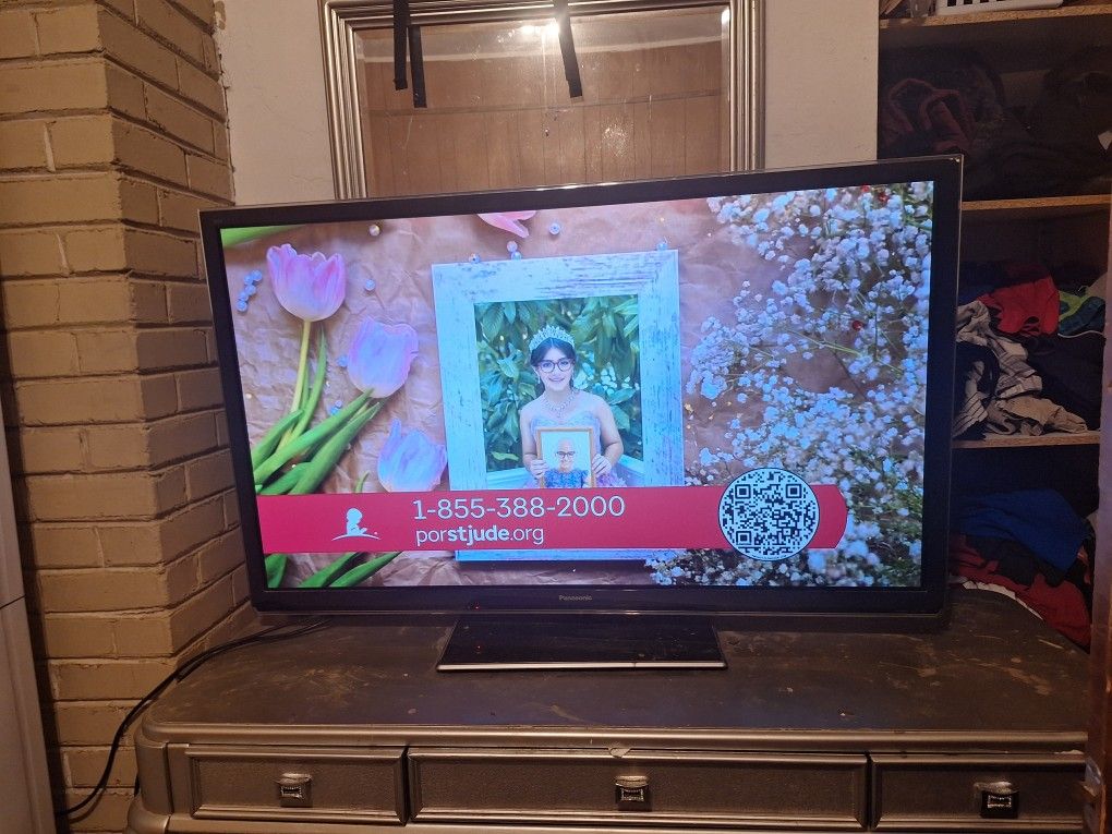 Panasonic TV  55" Or 60"