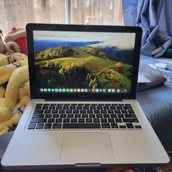 Bonita apple macbook pro de 13 pulgadas, en perfectas condiciones