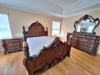 Queen Bedroom Set. Juego de Dormitorio Queen