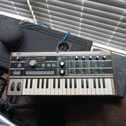 Mikrokorg Synthesizer 