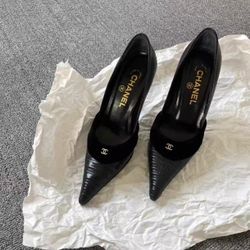 Chanel rare lizard skin high heels