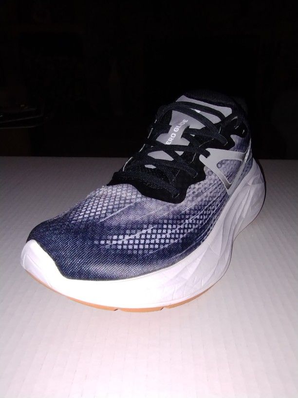 (Size 7.5 / 8) Like New, Men's, Salomon Modern AERO Glide Black/Alloy/Coral Gold
Lightly used, they're a size 7.5, but I'm a size 8 and they fit me ex