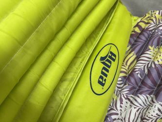 2 Aqua Roll-Up Padded Pool Floats – Tropical Print