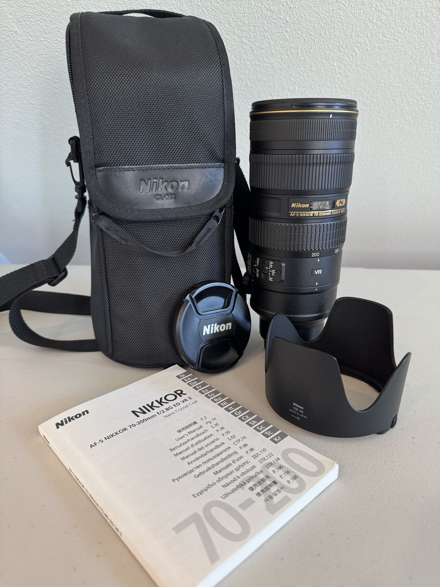 Nikon AF-S Nikkor 70-200mm f/2.8G Ed VR II Lens with Caps, Hood, and Bag