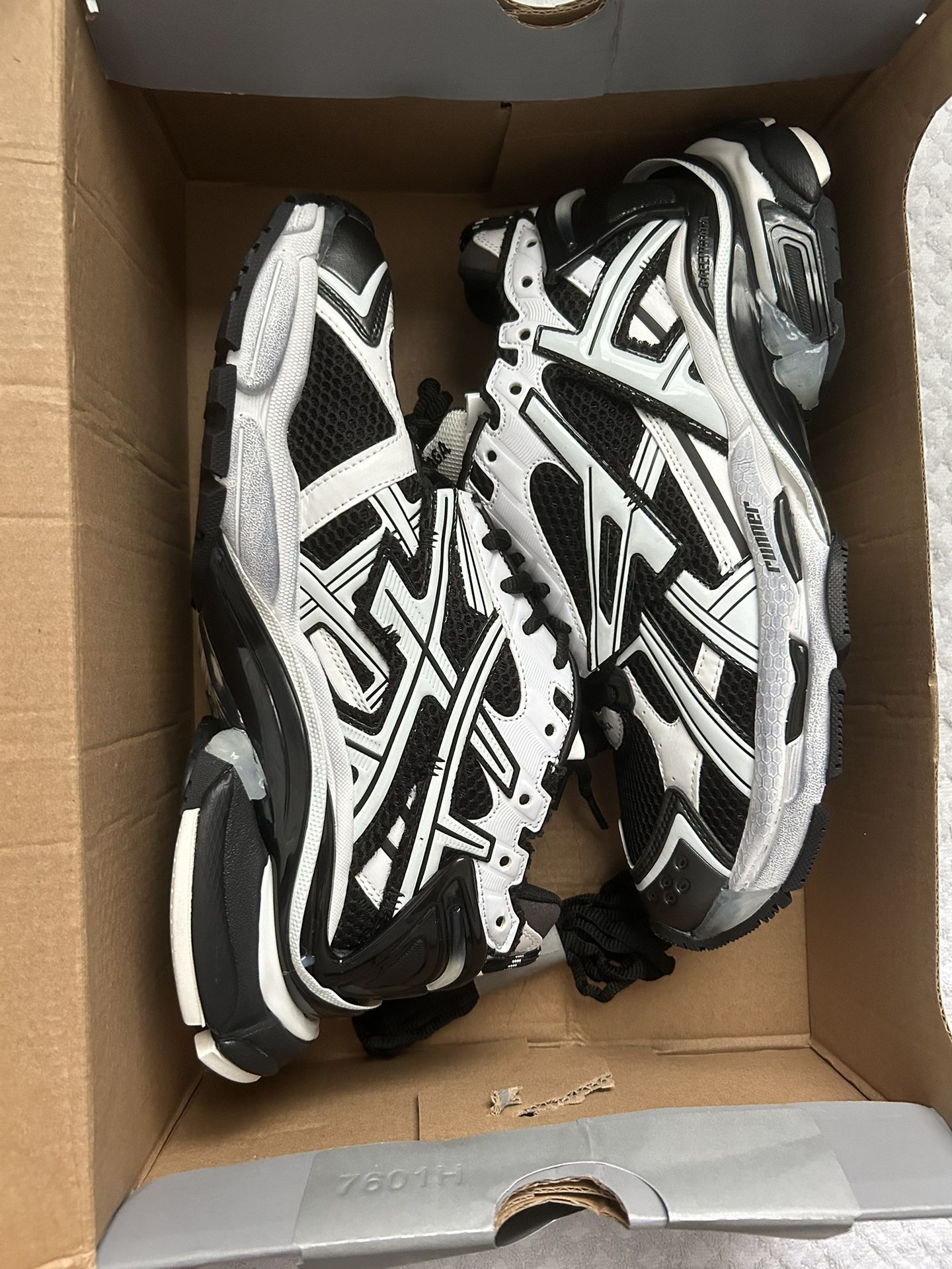 Balenciaga Mens Black White Trainers